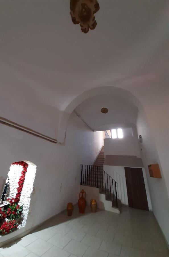 Holiday House Nel Cuore Di Bari Exterior foto